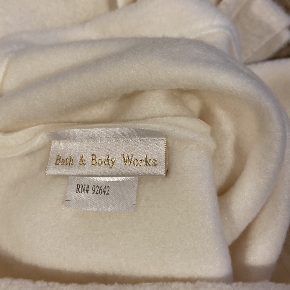 Bath And Body Works Draw String Backpack And Scarf - image 7